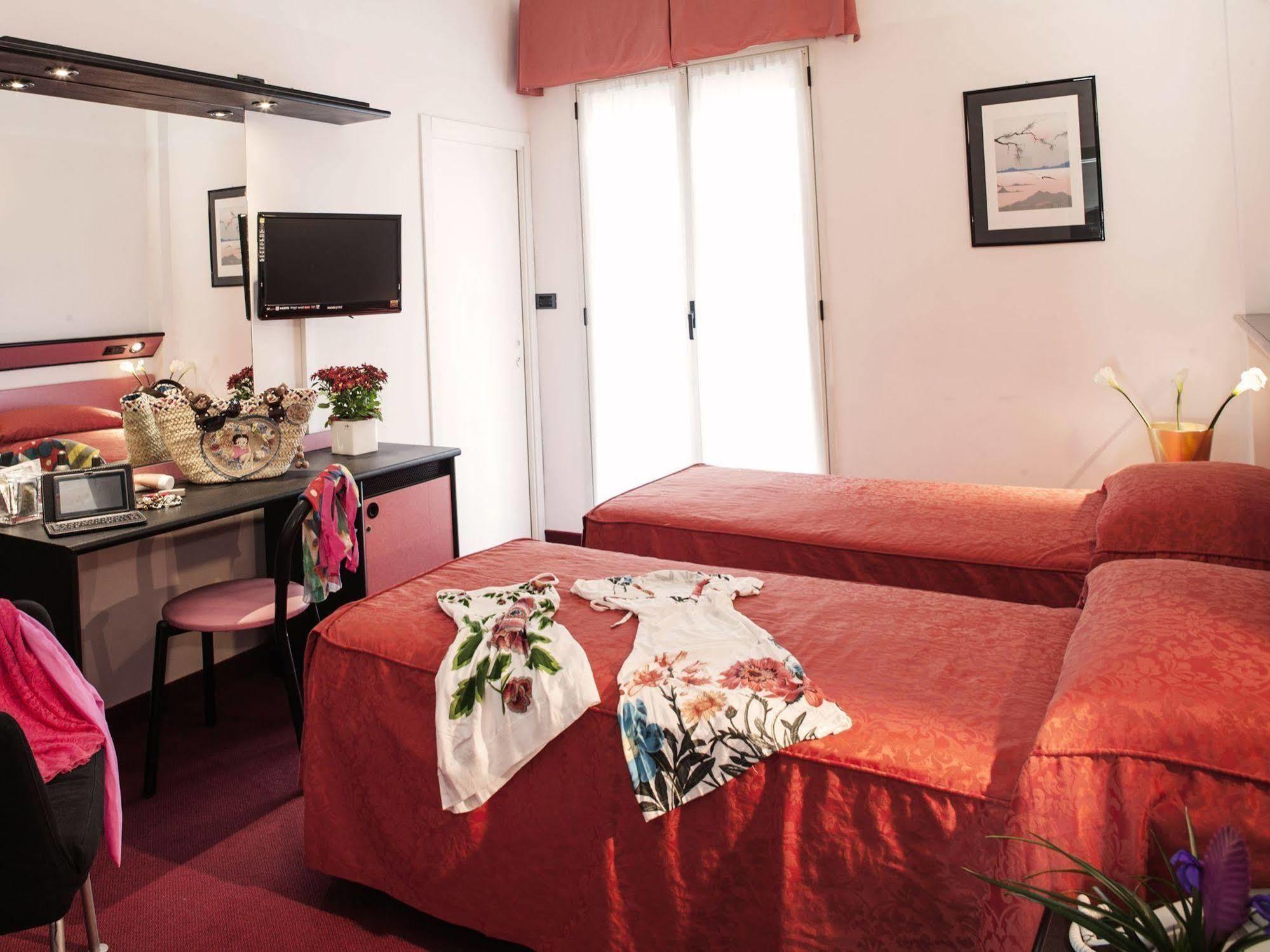Hotel Levante Rimini Eksteriør bilde